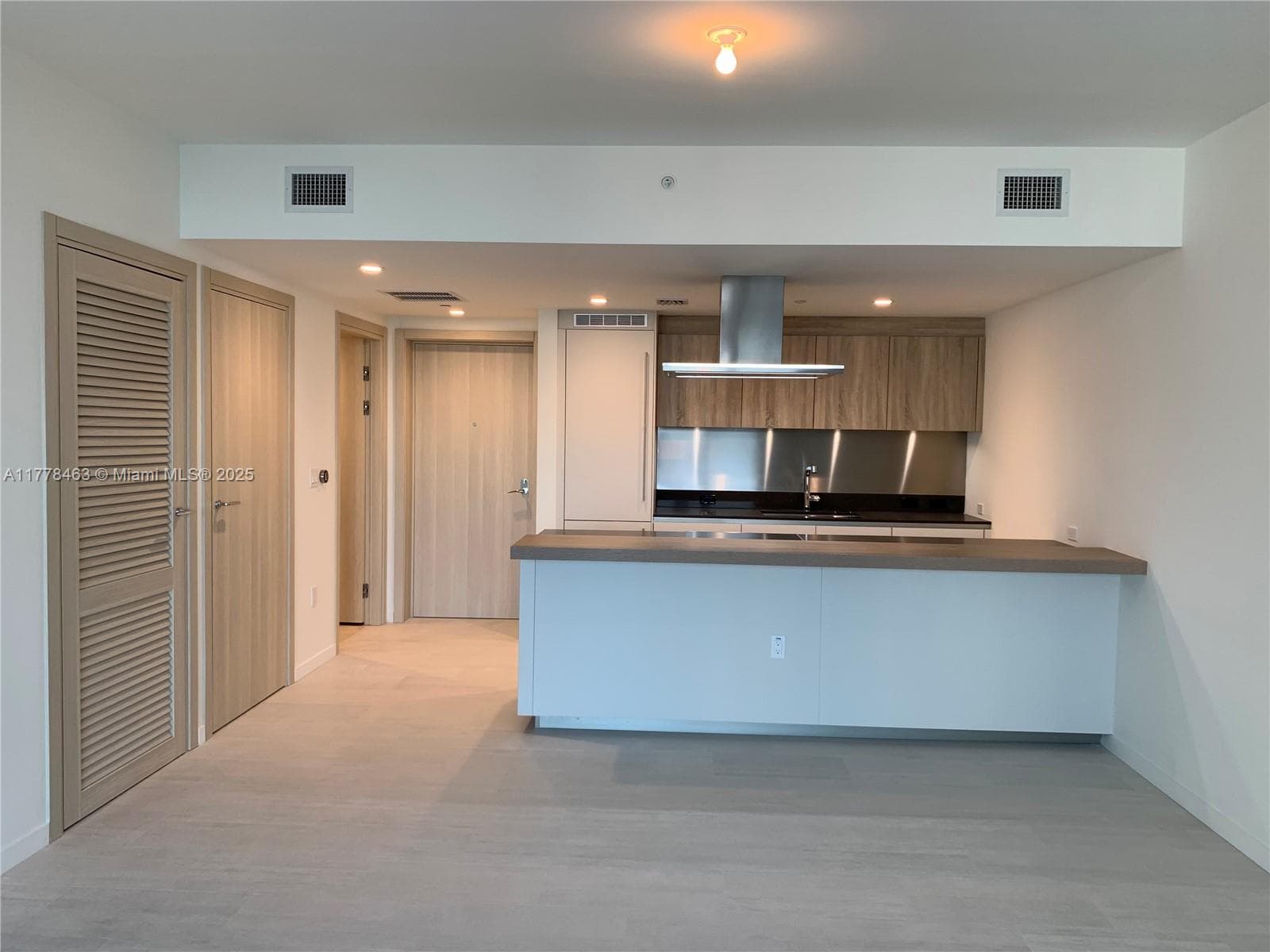 Brickell Flatiron Unit 1910 condo rented at 1000 Brickell Plz # 1910, Miami FL 33131