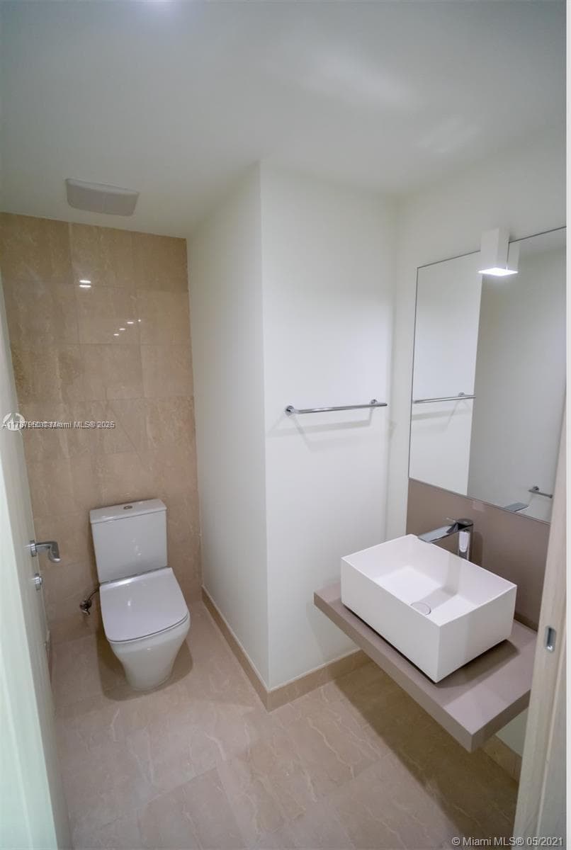 Brickell Flatiron Unit 2706 condo rented at 1000 Brickell Plz # 2706, Miami FL 33131