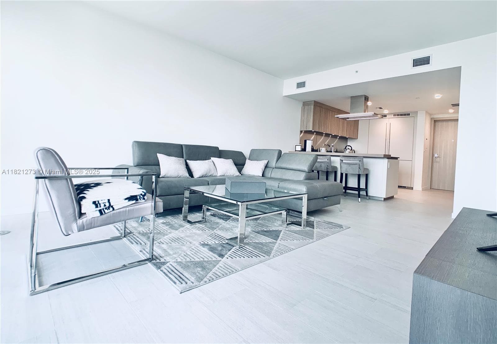 Brickell Flatiron Unit 4504 condo rented at 1000 Brickell Plz # 4504, Miami FL 33131