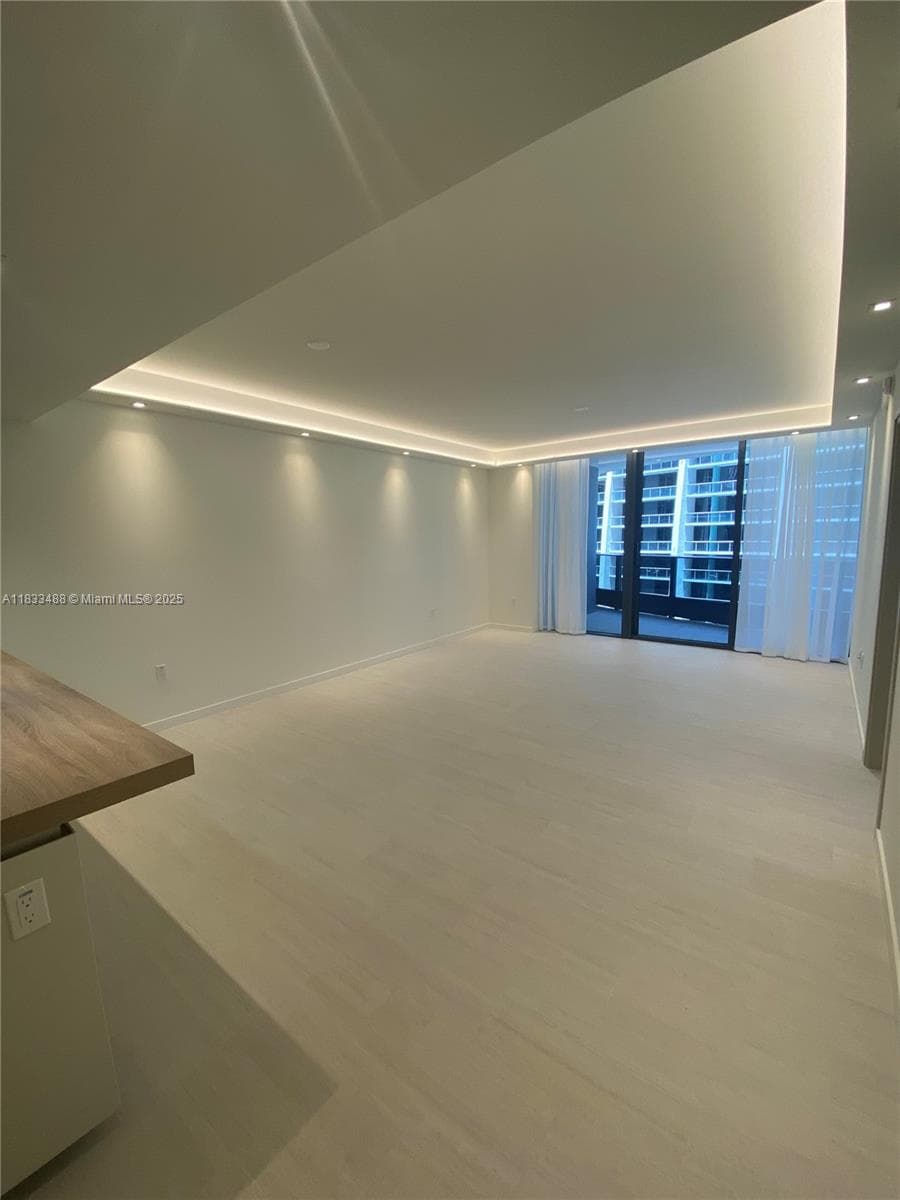 Brickell Flatiron Unit 2707 condo rented at 1000 Brickell Plaza # 2707, Miami FL 33131