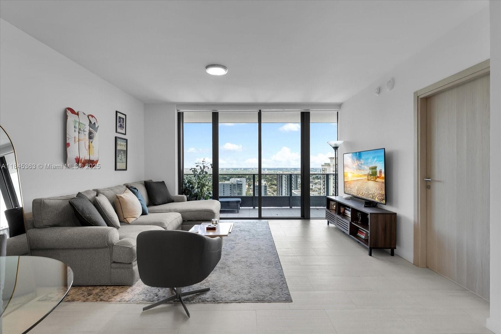 Brickell Flatiron Unit 3610 condo rented at 1000 Brickell Plaza # 3610, Miami FL 33131