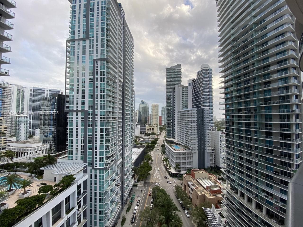 Brickell Flatiron Unit 2201 condo rented at 1000 Brickell Plz # 2201, Miami FL 33131