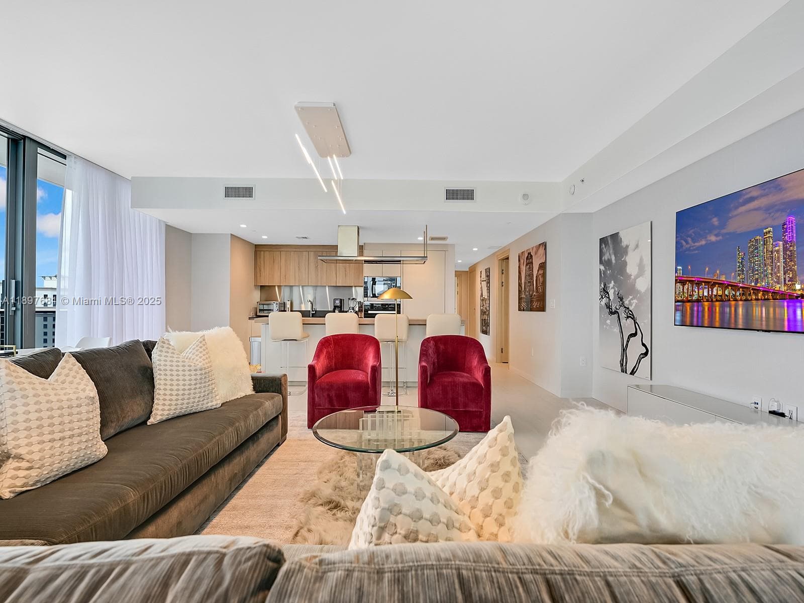 Brickell Flatiron Unit 3402 condo rented at 1000 Brickell Plz # 3402, Miami FL 33131