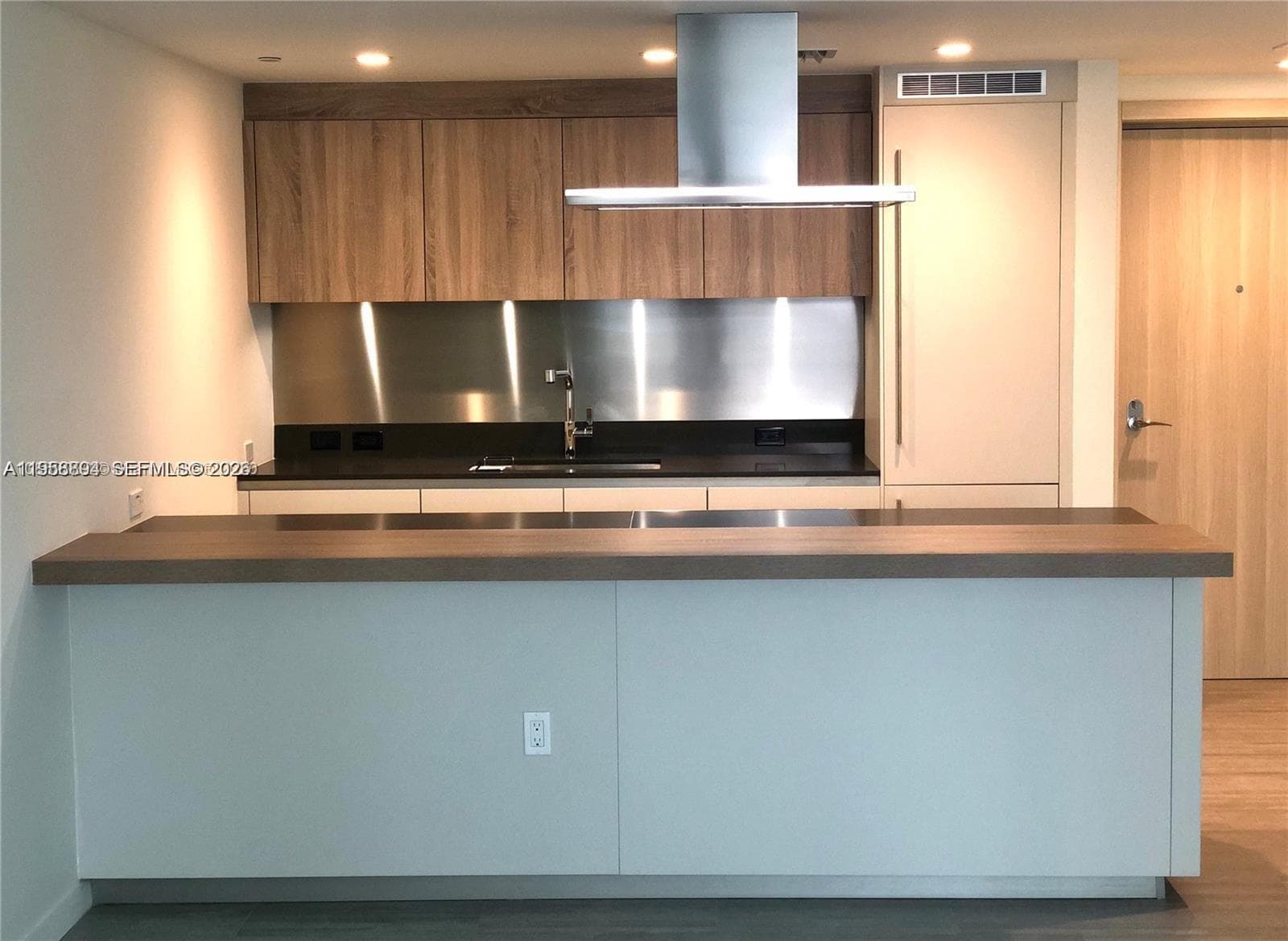 Brickell Flatiron Unit 2414 condo rented at 1000 Brickell Plaza # 2414, Miami FL 33131