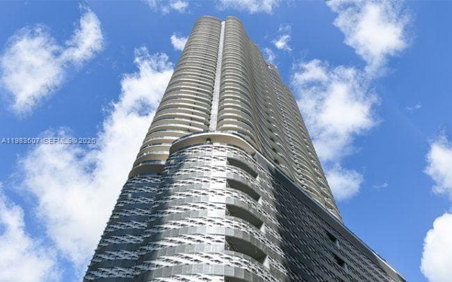 Brickell Flatiron Unit 3106 condo rented at 1000 Brickell Plaza # 3106, Miami FL 33131
