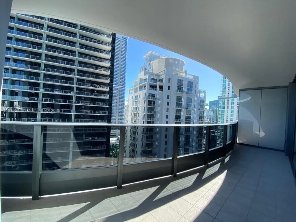 Brickell Flatiron Unit 3207 condo for sale at 1000 Brickell Plz # 3207, Miami FL 33131